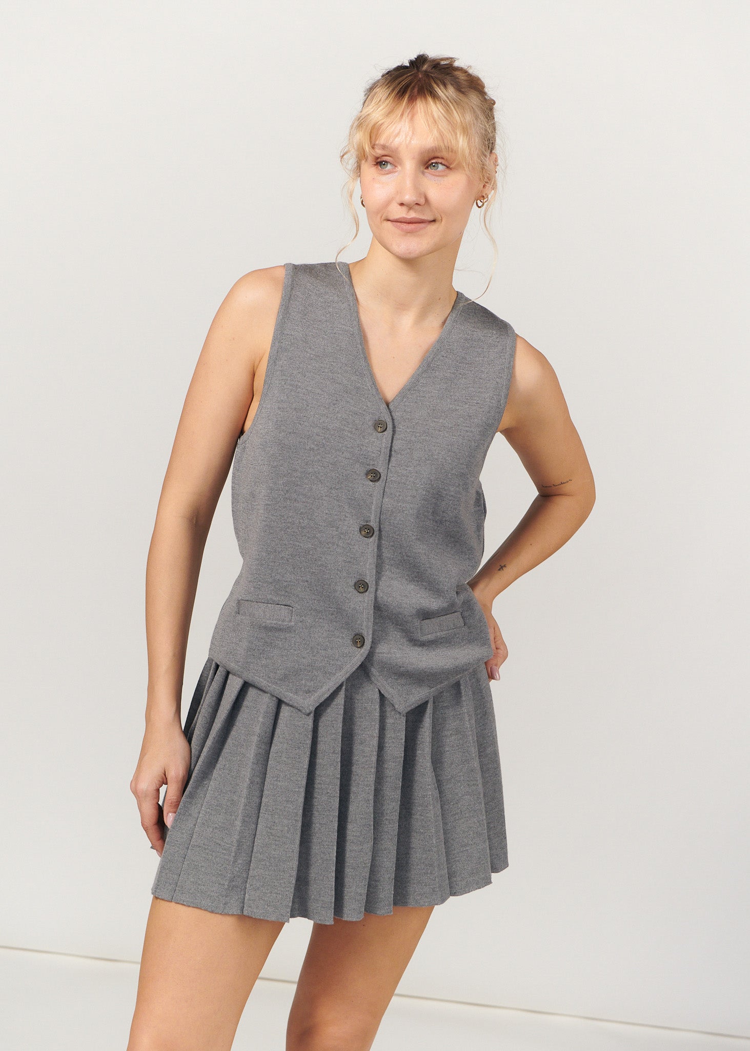 Galante Knitted 100% Merino Waistcoat Light Grey